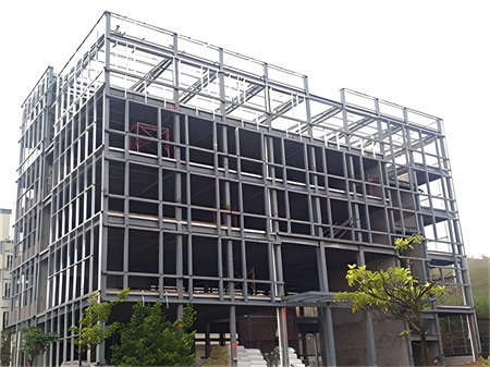 高層鋼結構的彈塑性